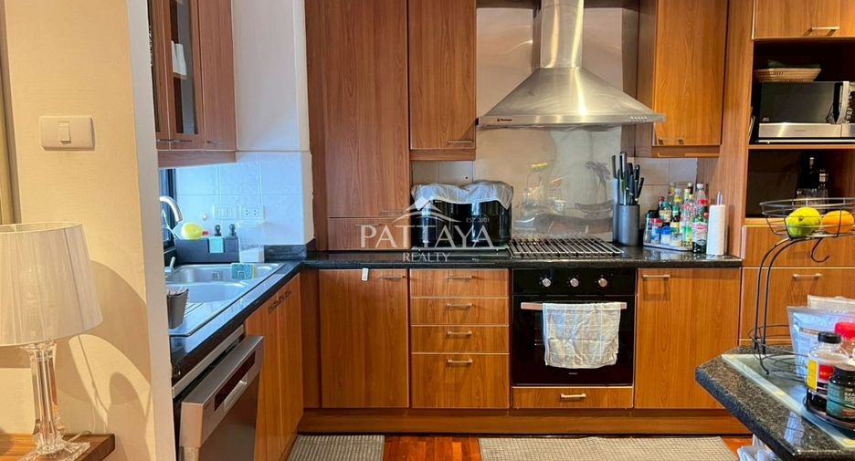 For rent 4 bedrooms condo in Bang Lamung, Chonburi