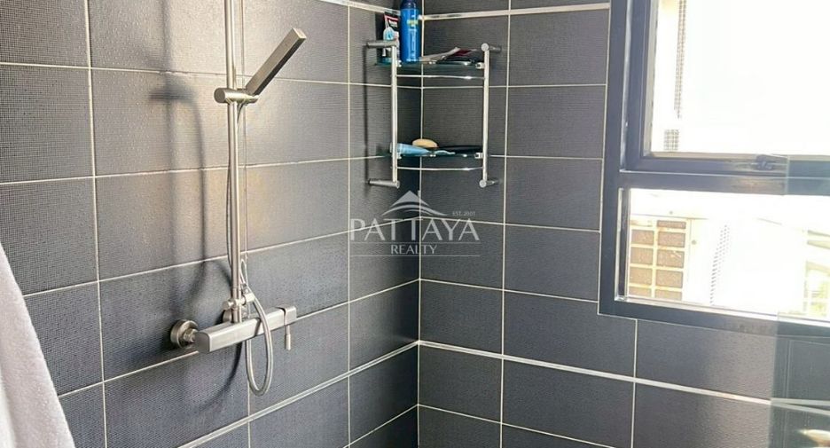 For rent 4 bedrooms condo in Bang Lamung, Chonburi