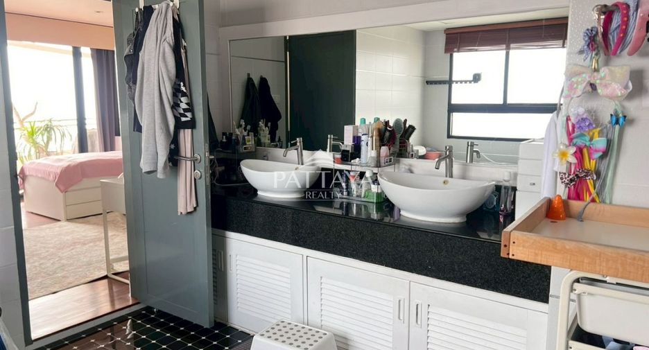 For rent 4 bedrooms condo in Bang Lamung, Chonburi