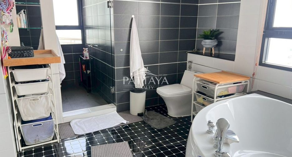 For rent 4 bedrooms condo in Bang Lamung, Chonburi