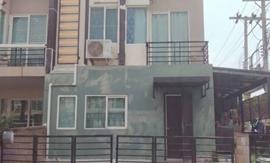 For sale 4 ベッドルーム townhouse in Bang Phli, Samut Prakan