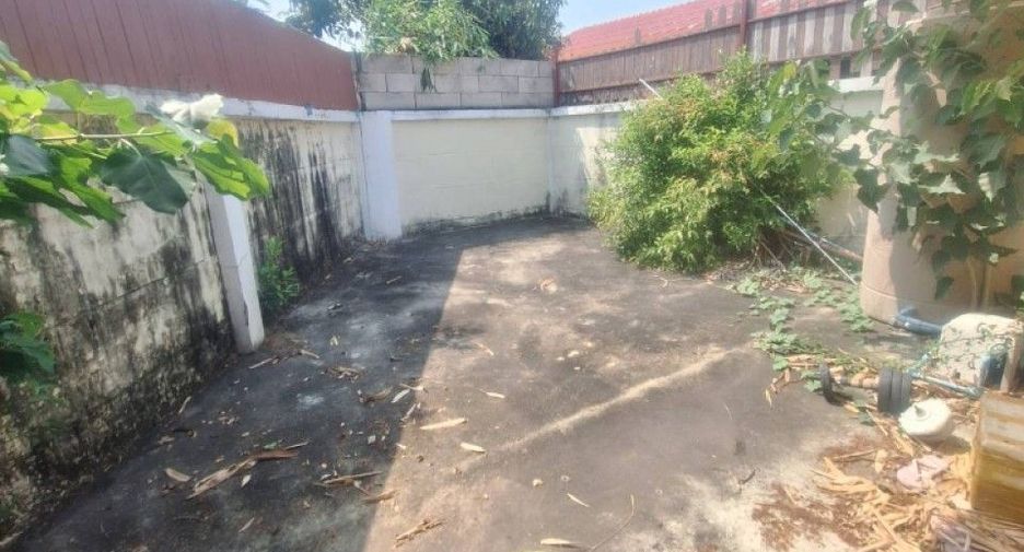 Casa adosada en venta de 2 habitaciones en Bang Bo, Samut Prakan