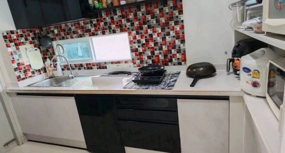 For sale 4 bedrooms house in Mueang Nonthaburi, Nonthaburi