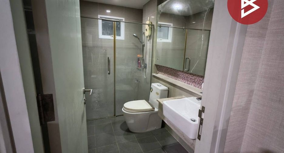 For sale 4 bedrooms house in Mueang Nonthaburi, Nonthaburi