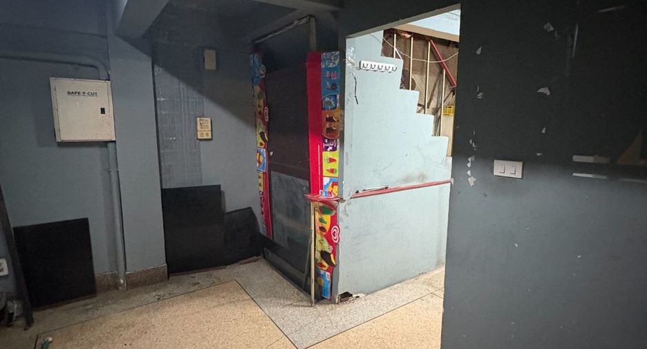 For rent retail Space in Khlong Toei, Bangkok