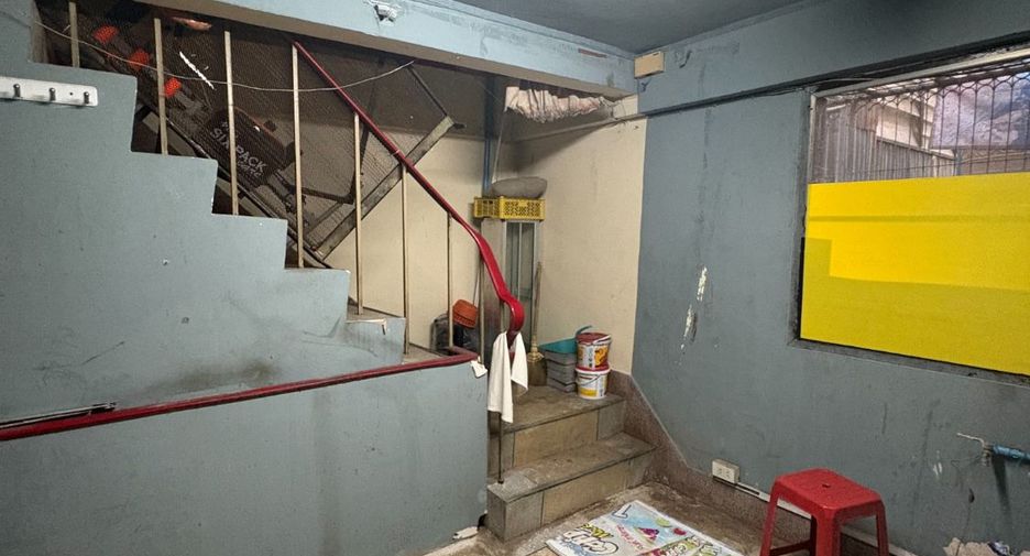For rent retail Space in Khlong Toei, Bangkok