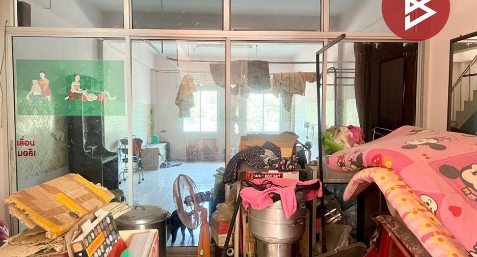 Gewerbefläche zum Kauf mit 3 Zimmer in Si Racha, Chonburi