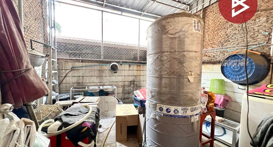 Gewerbefläche zum Kauf mit 3 Zimmer in Si Racha, Chonburi