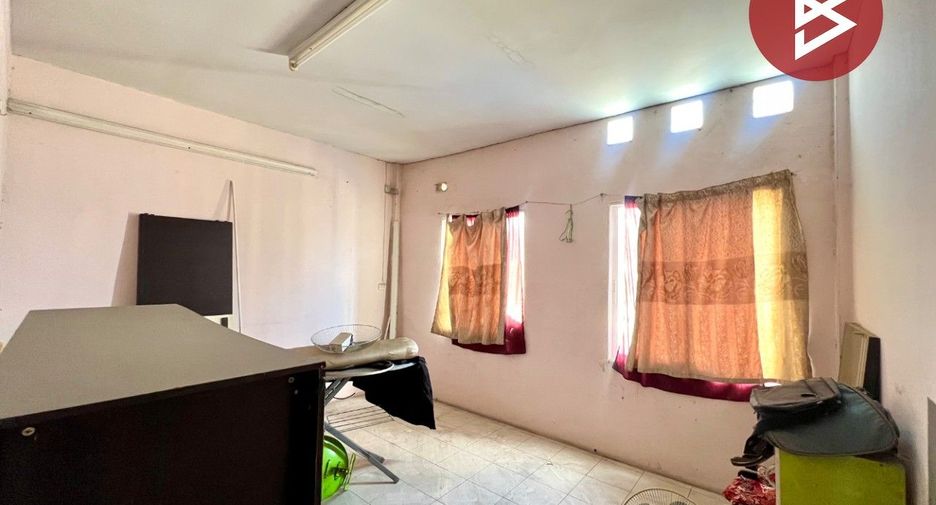 Gewerbefläche zum Kauf mit 3 Zimmer in Si Racha, Chonburi