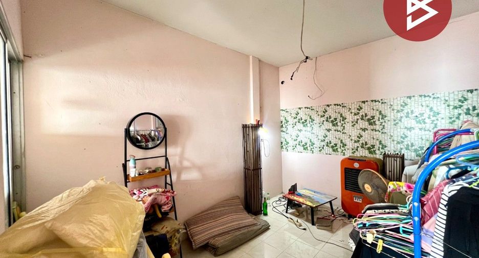 Gewerbefläche zum Kauf mit 3 Zimmer in Si Racha, Chonburi