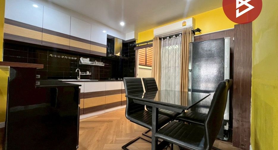 For sale 2 bedrooms townhouse in Mueang Rayong, Rayong