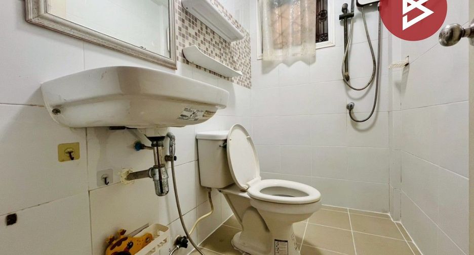 For sale 2 bedrooms townhouse in Mueang Rayong, Rayong
