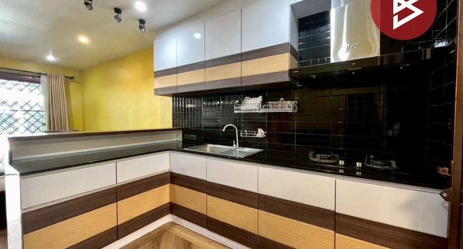For sale 2 bedrooms townhouse in Mueang Rayong, Rayong