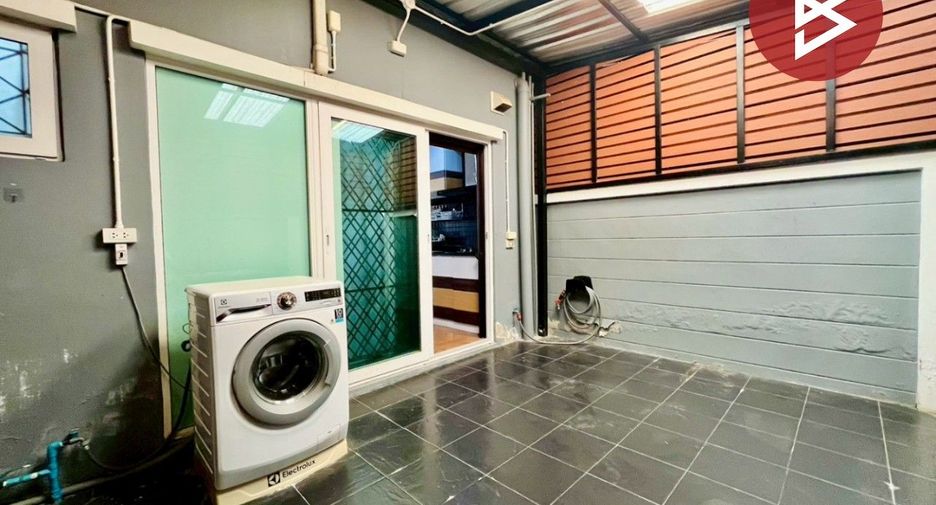 For sale 2 bedrooms townhouse in Mueang Rayong, Rayong