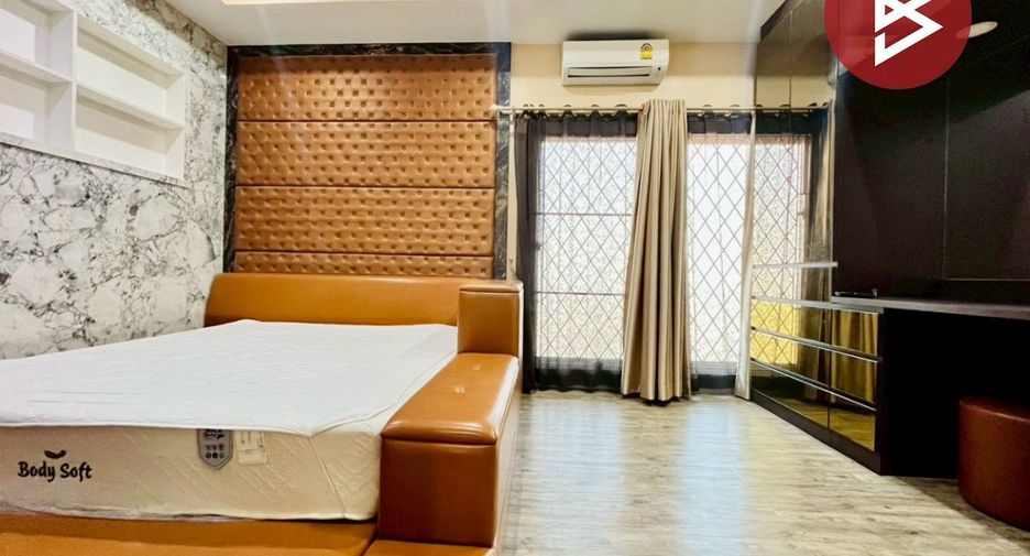 For sale 2 bedrooms townhouse in Mueang Rayong, Rayong