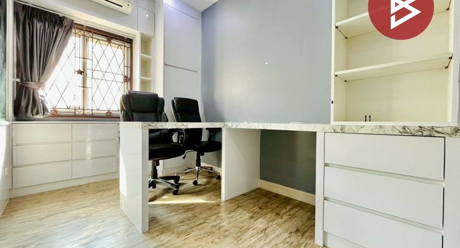 For sale 2 bedrooms townhouse in Mueang Rayong, Rayong