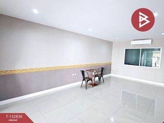 Продажа 4 спальни таунхаус в Krathum Baen, Самутсакхон