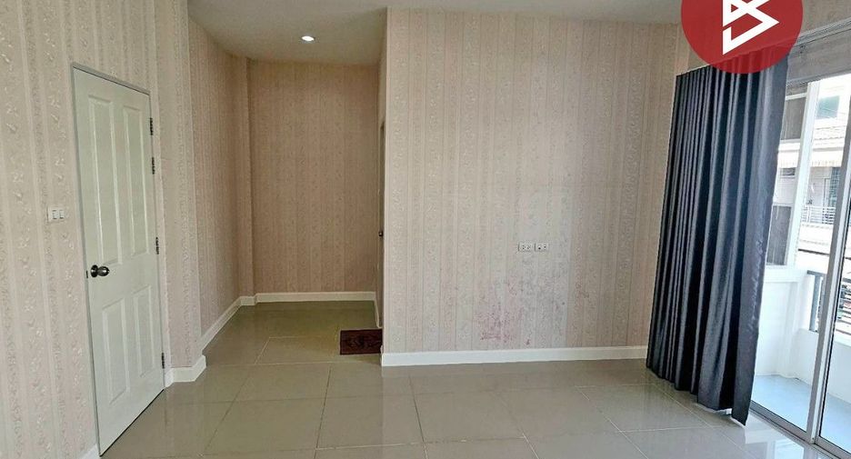 À vendre 4 chambres maison de ville à Krathum Baen, Samut Sakhon