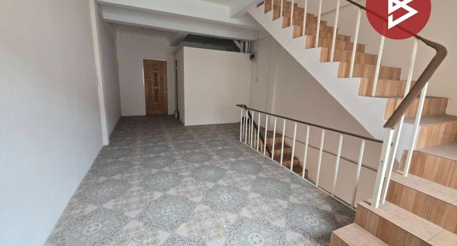 For sale 3 bedrooms retail Space in Bang Na, Bangkok