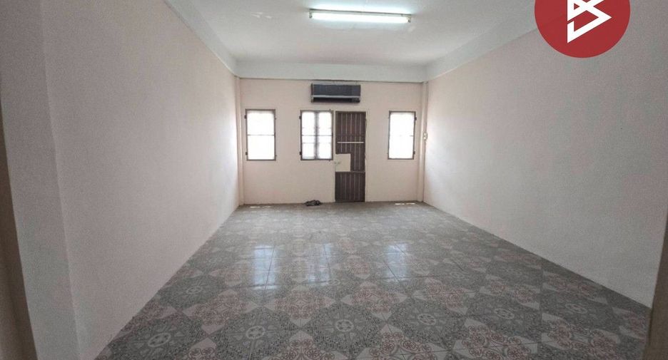 For sale 3 bedrooms retail Space in Bang Na, Bangkok