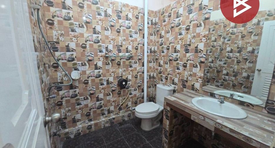 For sale 3 bedrooms retail Space in Bang Na, Bangkok