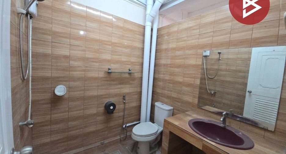 For sale 3 bedrooms retail Space in Bang Na, Bangkok