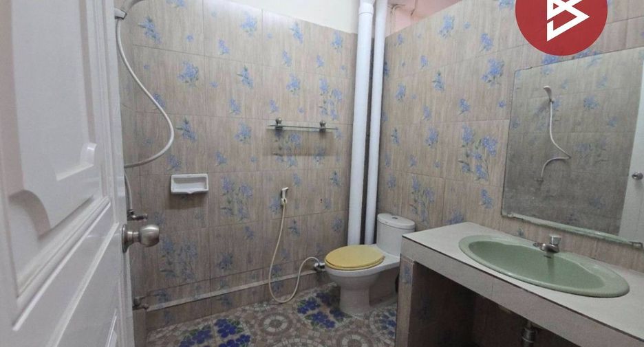 For sale 3 bedrooms retail Space in Bang Na, Bangkok