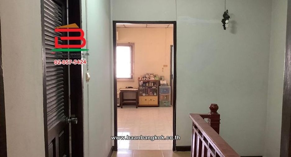 For sale 5 bedrooms townhouse in Khan Na Yao, Bangkok