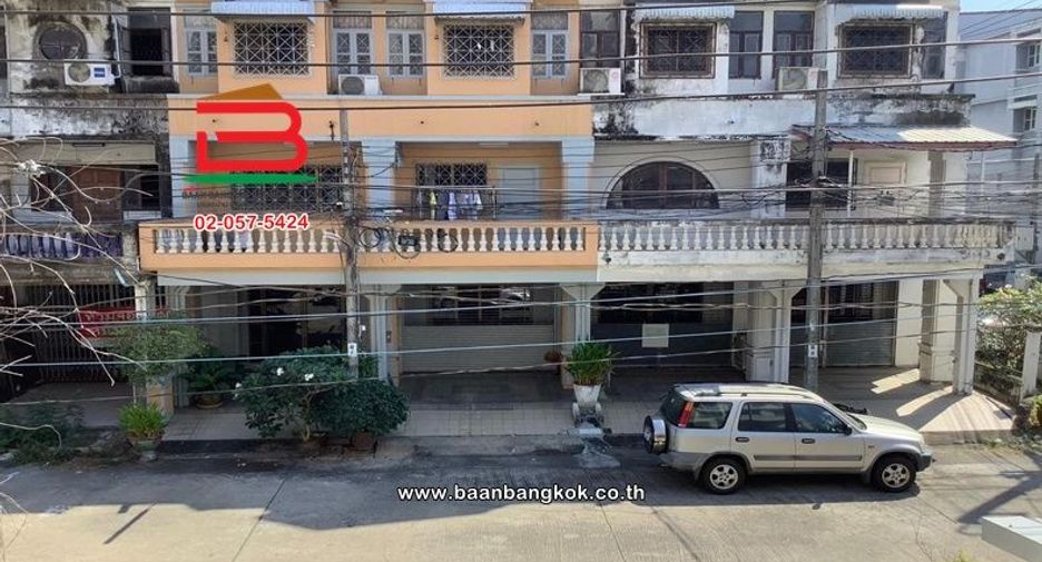 For sale 5 bedrooms townhouse in Khan Na Yao, Bangkok