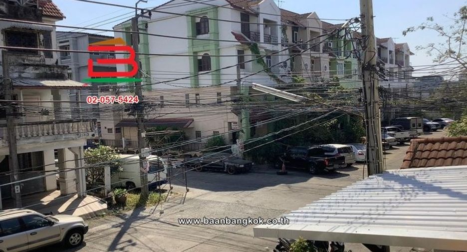 For sale 5 bedrooms townhouse in Khan Na Yao, Bangkok