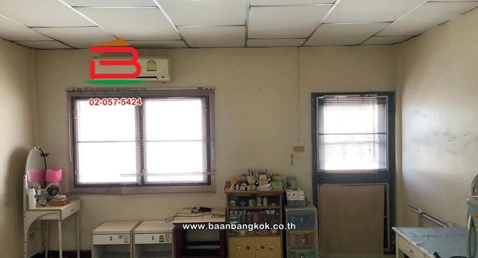 For sale 5 bedrooms townhouse in Khan Na Yao, Bangkok