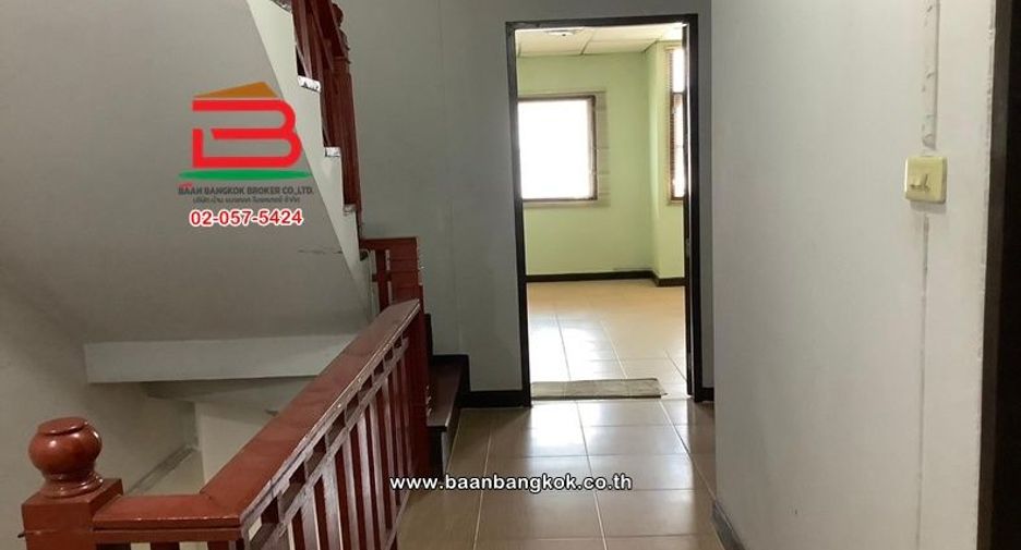 For sale 5 bedrooms townhouse in Khan Na Yao, Bangkok