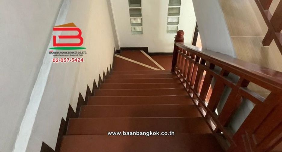 For sale 5 bedrooms townhouse in Khan Na Yao, Bangkok