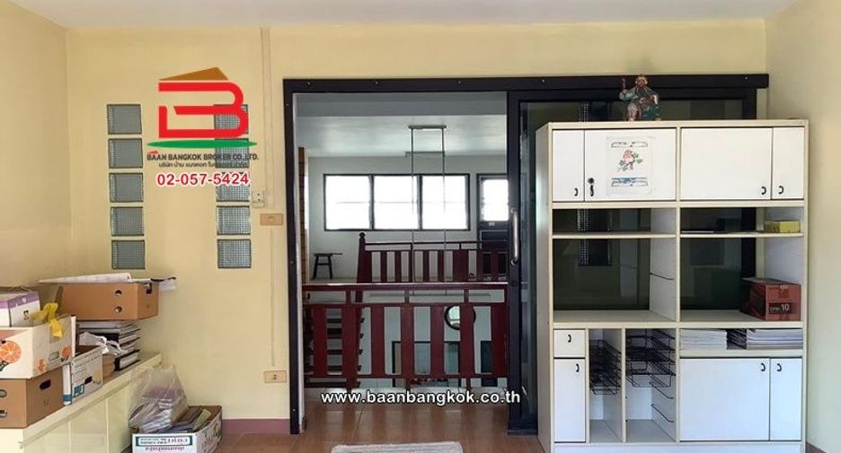 For sale 5 bedrooms townhouse in Khan Na Yao, Bangkok