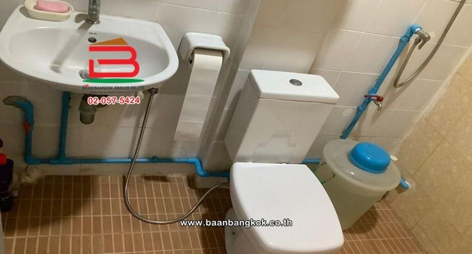 For sale 5 bedrooms townhouse in Khan Na Yao, Bangkok