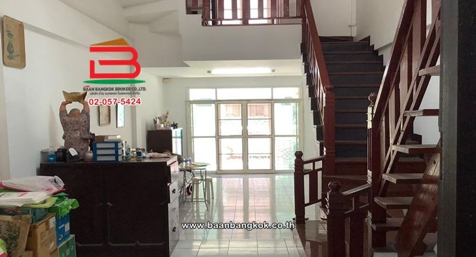 For sale 5 bedrooms townhouse in Khan Na Yao, Bangkok