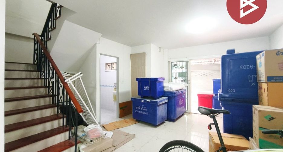 À vendre 3 chambres maison de ville à Mueang Samut Prakan, Samut Prakan