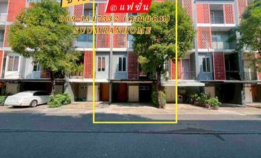 Gewerbefläche zur Miete und zum Kauf mit 3 Zimmer in Khan Na Yao, Bangkok