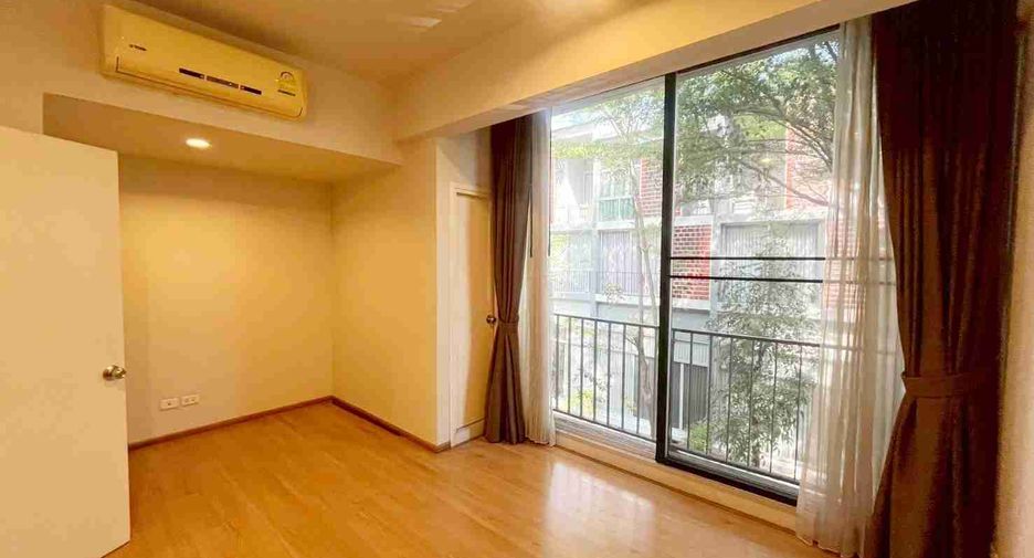 Gewerbefläche zur Miete und zum Kauf mit 3 Zimmer in Khan Na Yao, Bangkok
