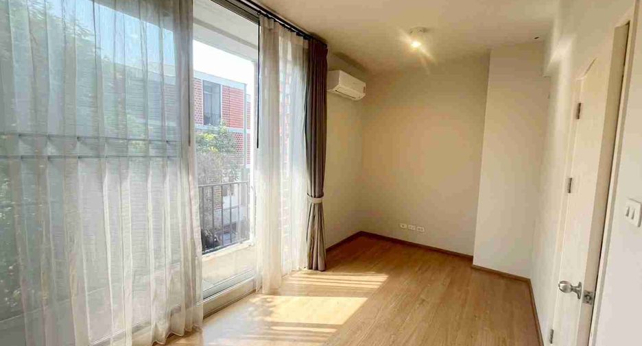 Gewerbefläche zur Miete und zum Kauf mit 3 Zimmer in Khan Na Yao, Bangkok