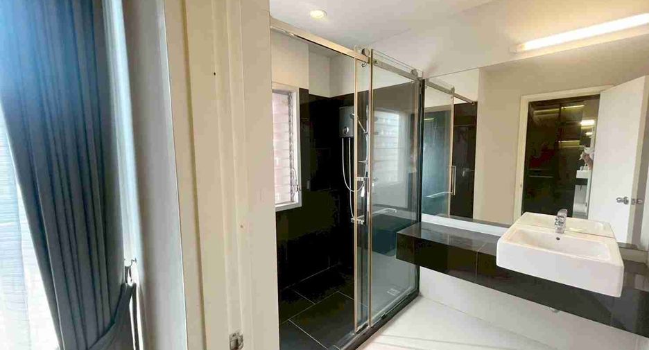 Gewerbefläche zur Miete und zum Kauf mit 3 Zimmer in Khan Na Yao, Bangkok