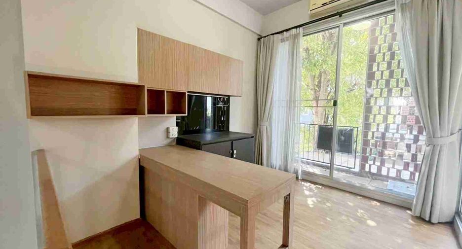 Gewerbefläche zur Miete und zum Kauf mit 3 Zimmer in Khan Na Yao, Bangkok
