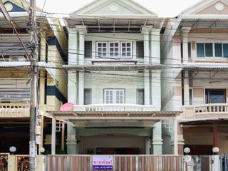 Casa adosada en venta de 4 habitaciones en Bang Sue, Bangkok