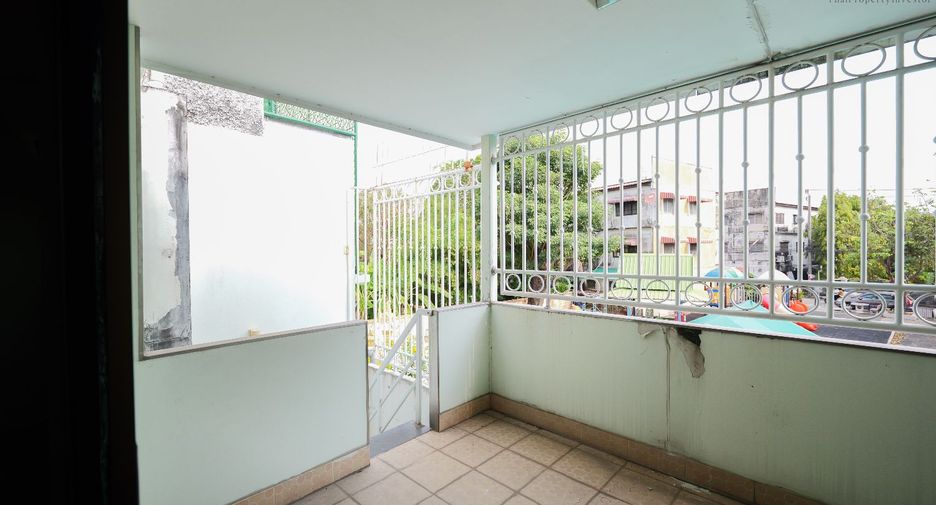 For sale 4 bedrooms townhouse in Bang Sue, Bangkok
