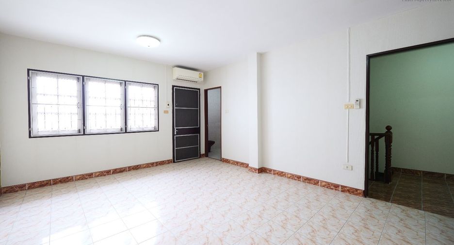 For sale 4 bedrooms townhouse in Bang Sue, Bangkok
