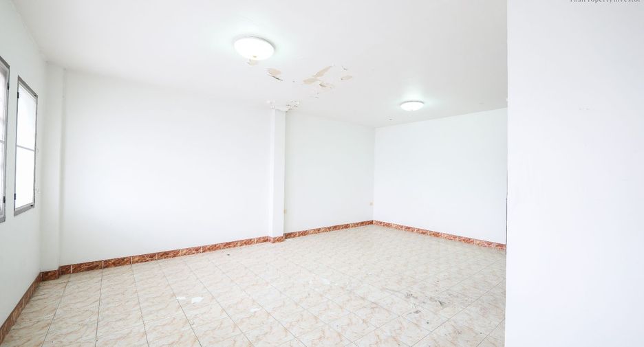 For sale 4 bedrooms townhouse in Bang Sue, Bangkok
