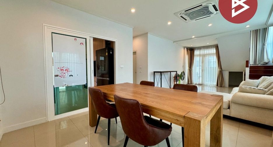 À vendre 4 chambres maison à Mueang Chon Buri, Chonburi