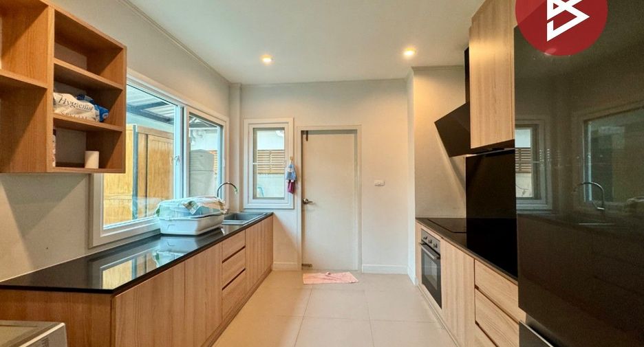 À vendre 4 chambres maison à Mueang Chon Buri, Chonburi