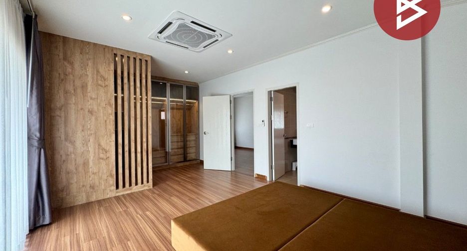 À vendre 4 chambres maison à Mueang Chon Buri, Chonburi