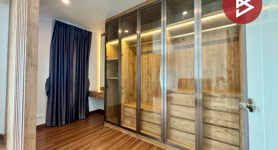 À vendre 4 chambres maison à Mueang Chon Buri, Chonburi